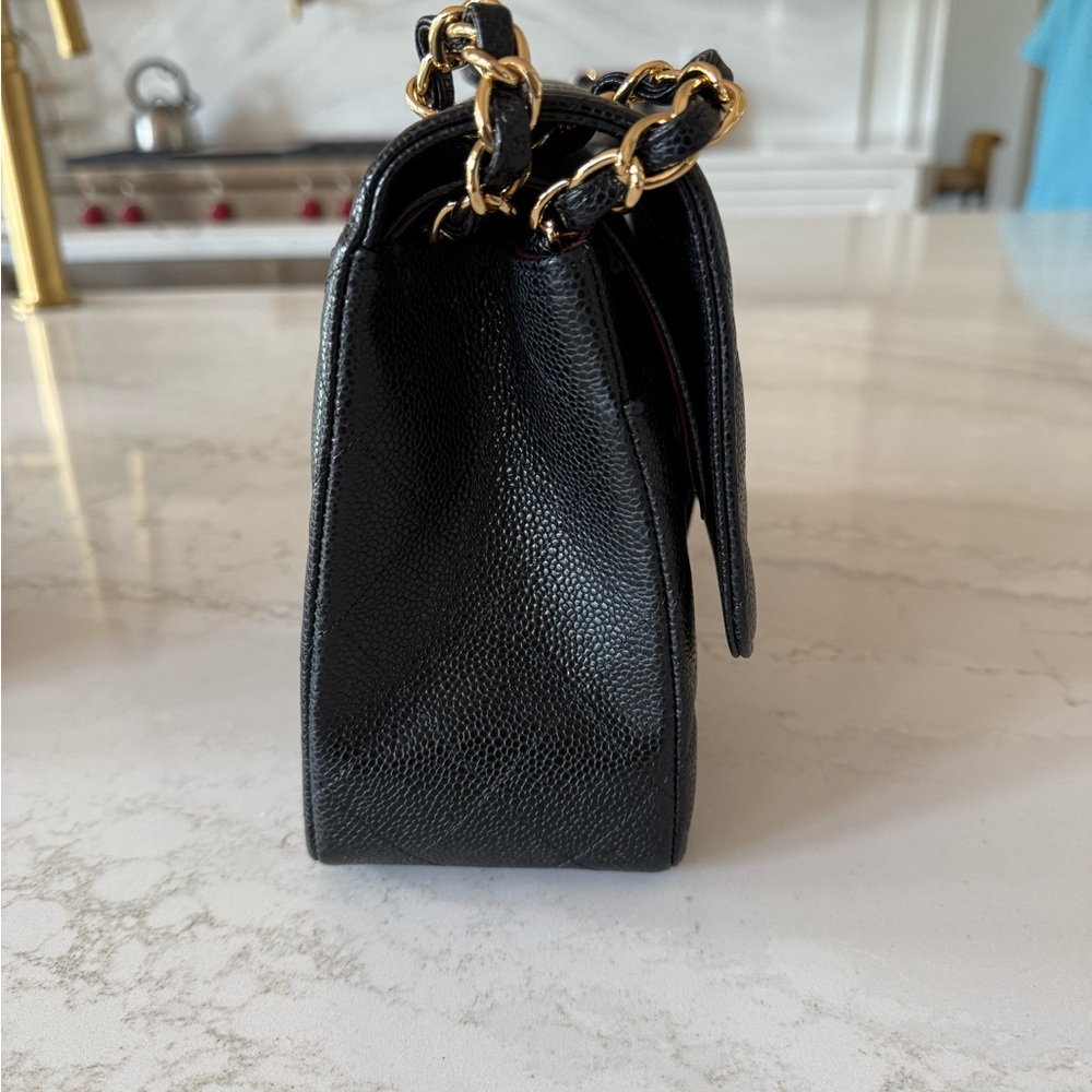 Chanel Black and Gold Quilted Shoulder Bag - Picture 3 of 13